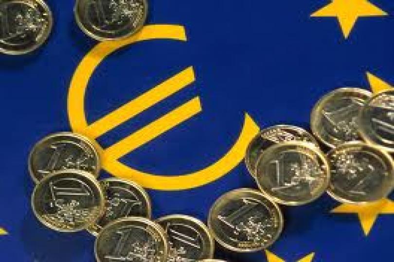 اليورو يسجل أدنى مستوياته في ظل ترقب اجتماع المركزي الأوروبي